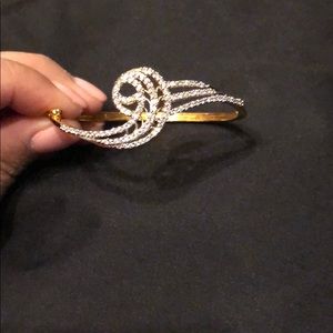 Elegant crystal swirl bracelet